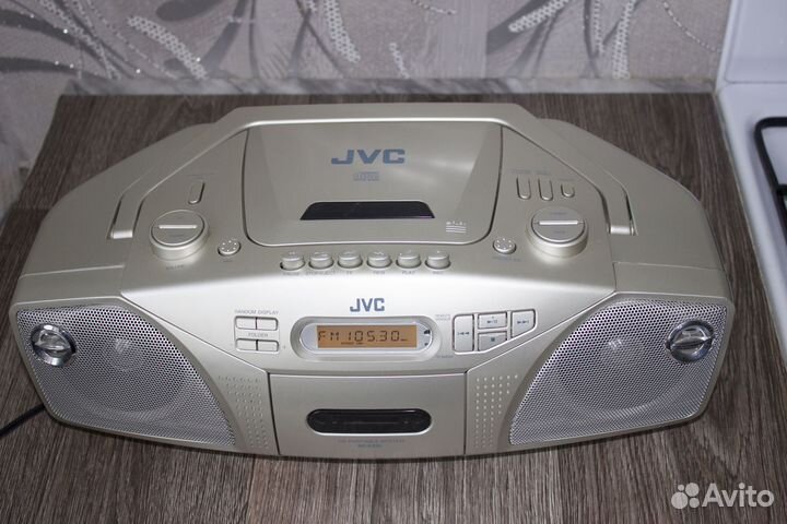 Магнитола JVC