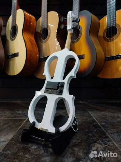 Электроскрипка 4/4 с аксессуарами