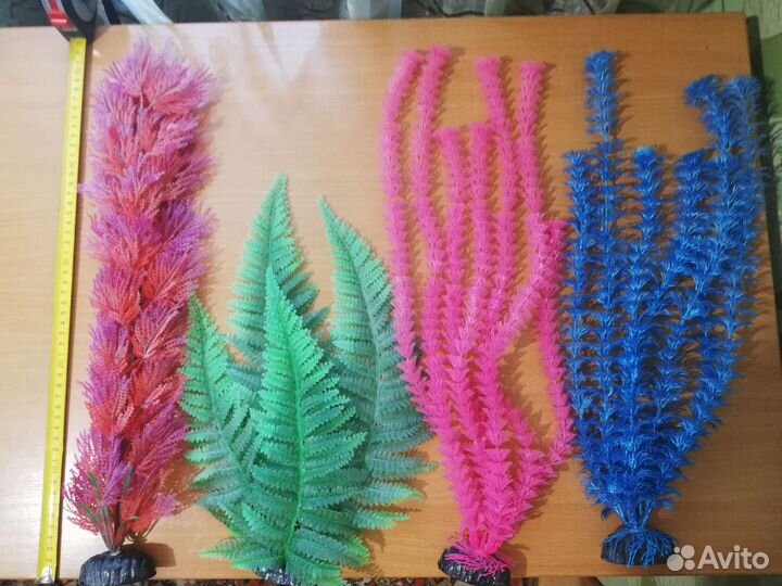 Искусственные растения и декорации