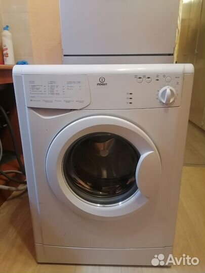 Стиральная машина Indesit узкая
