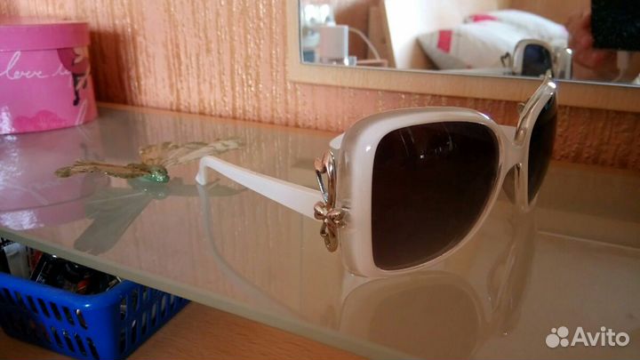 Очки солнцезащитные