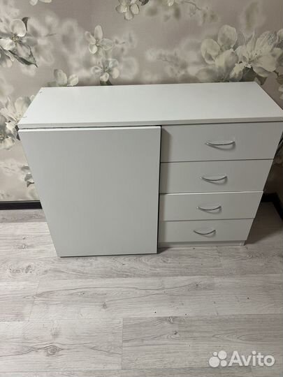 Маникюрный стол бу