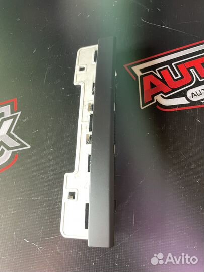 Дисплей парктроника передний Volkswagen Touareg 7L