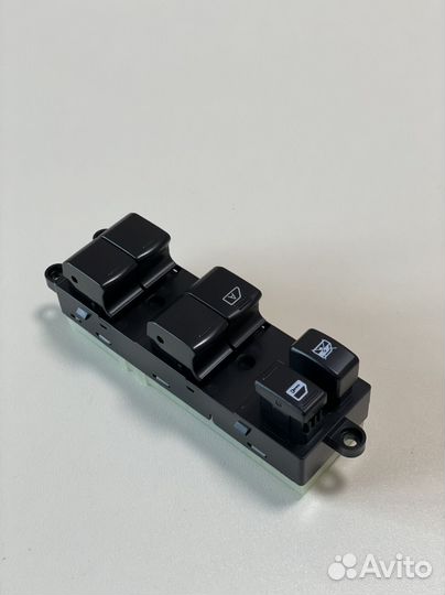 Блок управления стеклоподъемниками Nissan Tiida