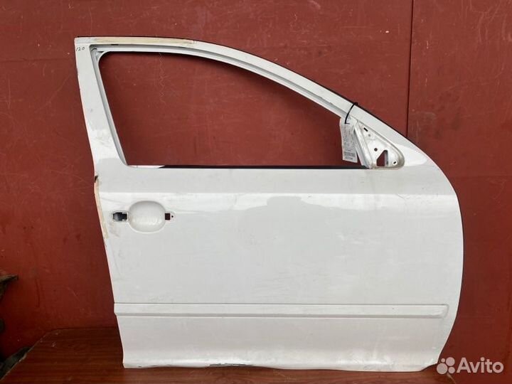 Дверь С дефектом передняя правая Skoda Octavia RS