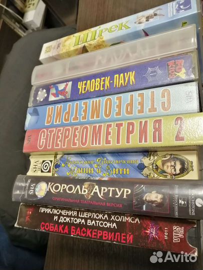 Фильмы и мультфильмы на видеокассетах