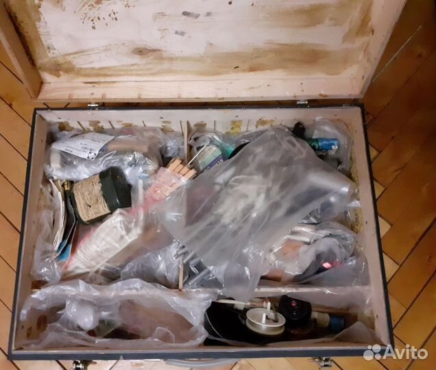 Рыбацкие принадлежности с ящиком