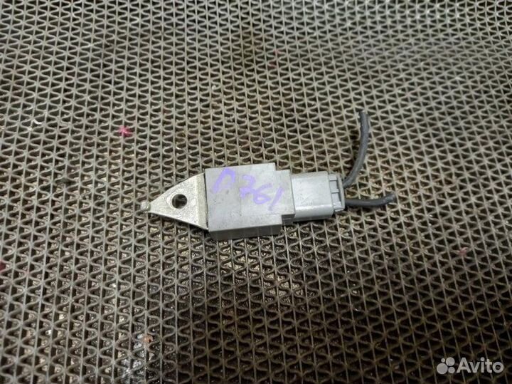 Реле Toyota Avensis ZRT271 2ZR-FAE 2010