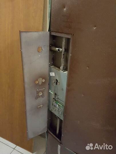 Вскрытие замков, установка и замена замков любой с