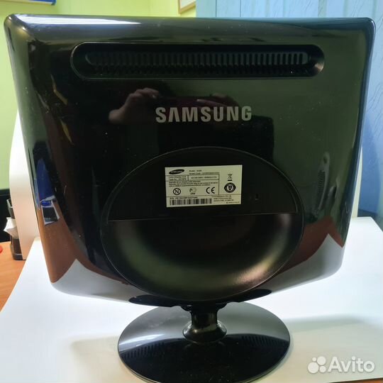 Монитор Samsung SyncMaster 932B