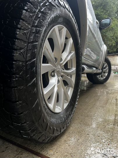 Kumho Road Venture AT52 265/65 R17