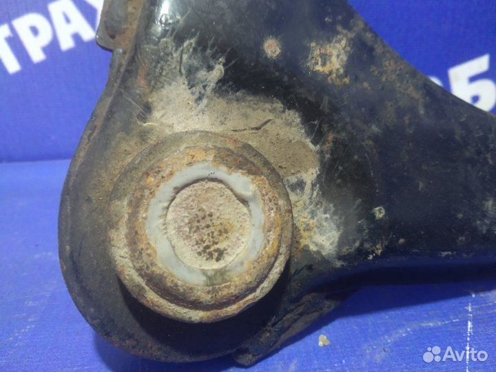 Передний правый рычаг Mitsubishi Galant 8 седан