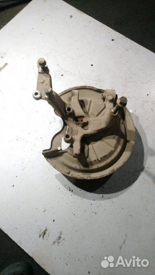 Кулак задний левый Volkswagen Golf 5 хэтчбек 1.4