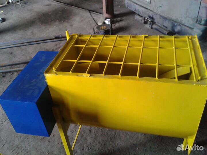 Бетоносмеситель принудительного действия