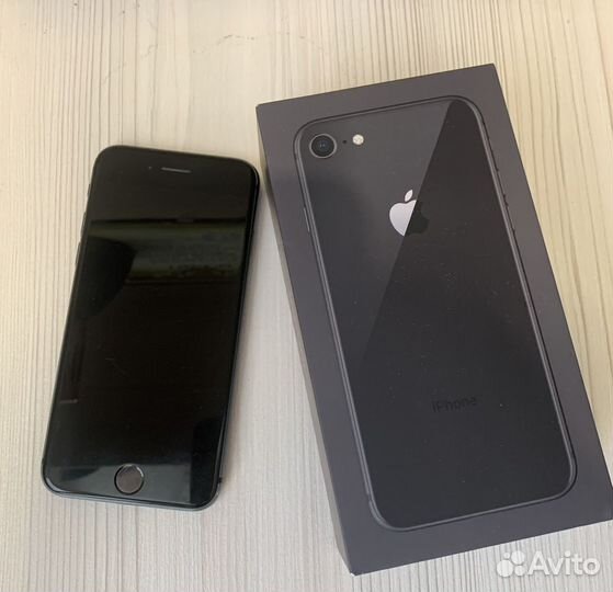 Телефон iPhone 8 64 gb
