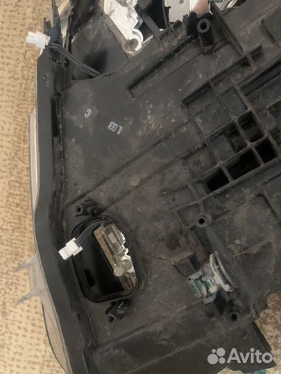 Фара бмв f30 левая с дефектом на зап части