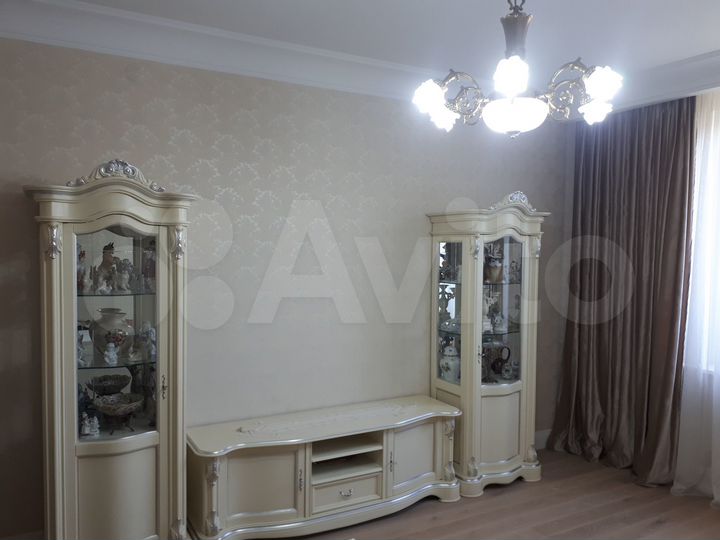 4-к. квартира, 160 м², 1/3 эт.