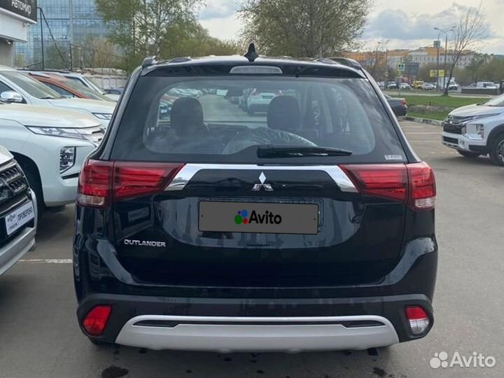 Mitsubishi Outlander 2.0 CVT, 2022