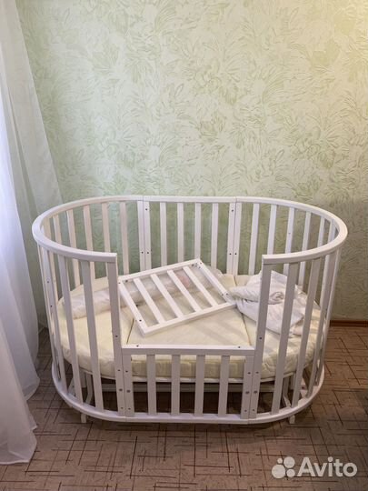 Детская кровать трансформер с маятником белая