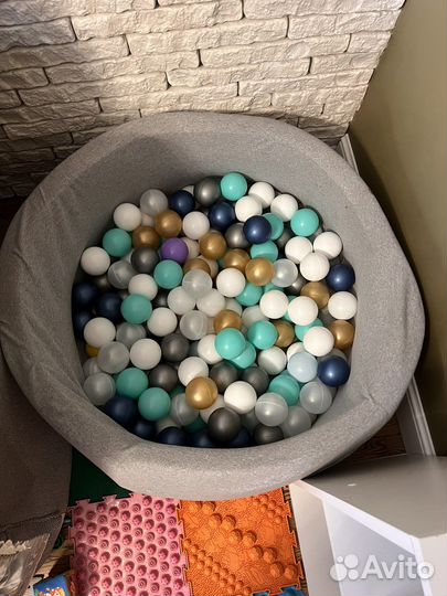 Бассейн с шариками