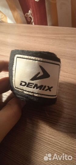 Боксерские перчатки Demix