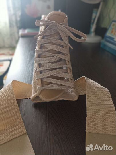 Лангетка на ногу