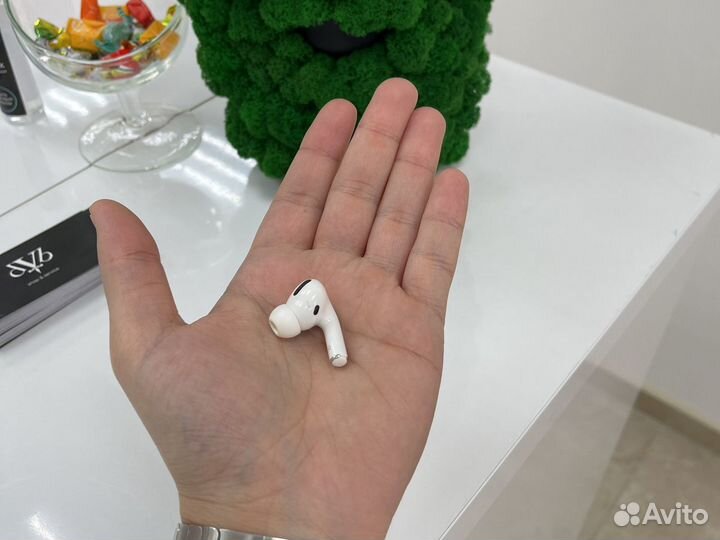 Правый наушник Airpods Pro оригинал