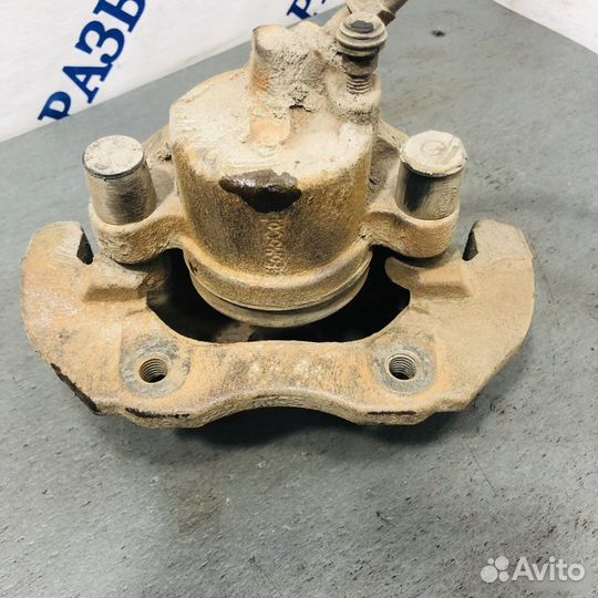Суппорт передний правый Ford Focus 2005-2008