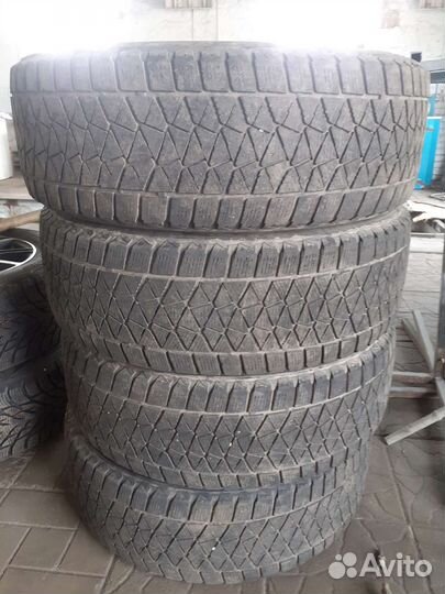 Bridgestone Blizzak DM-V1 225/60 R18