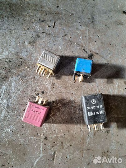 Блок реле на Mercedes W140