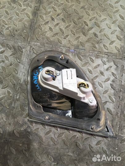 Фонарь задний левый внутренний