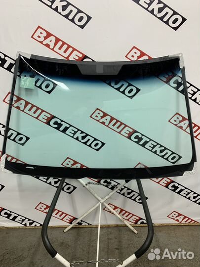 Лобовое стекло Lexus RX300