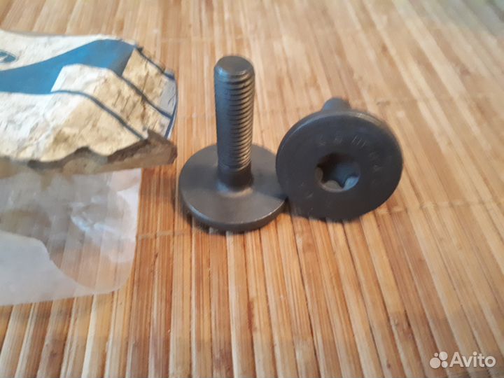 Болт шкива распредвала 7111447 ford (2 шт.)