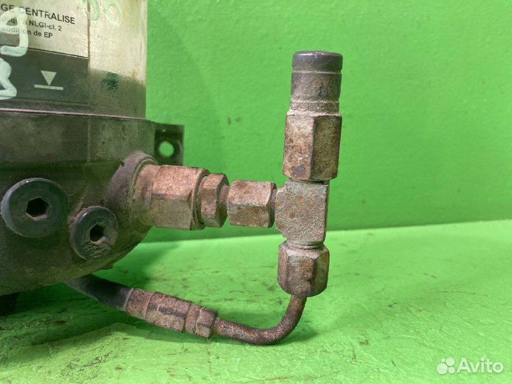 Насос центральной смазки MAN TGA