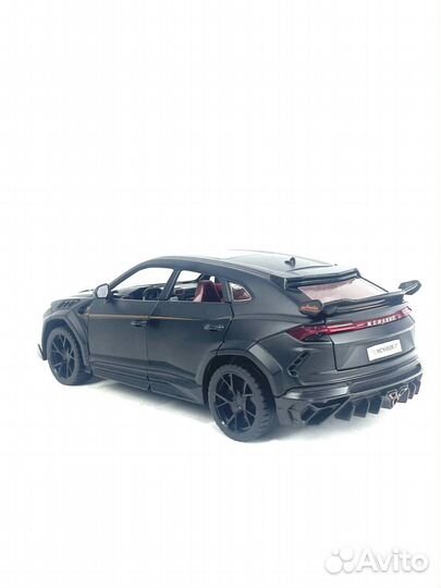 Машинка Lamborghini Urus масштаб 1:24
