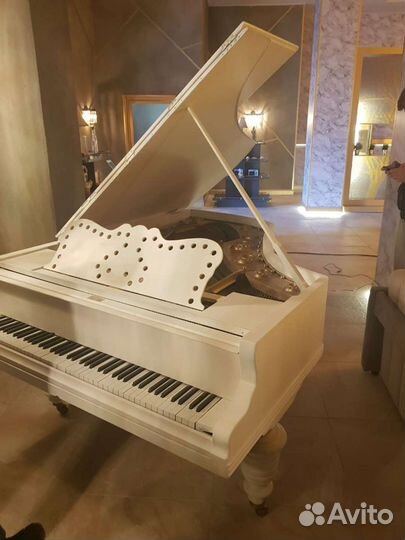 Рояль интерьерный