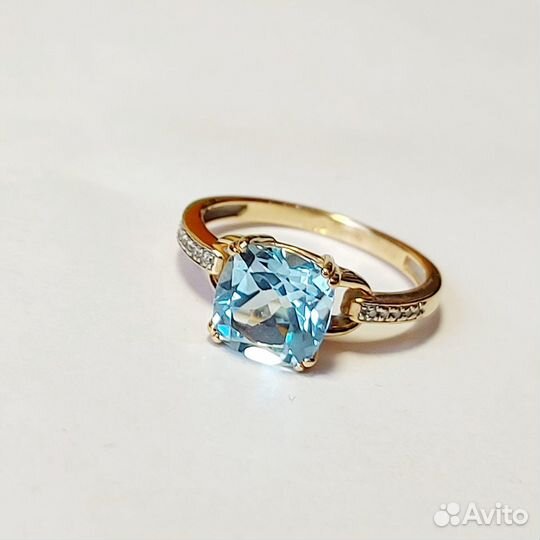Золотое кольцо с бриллиантом