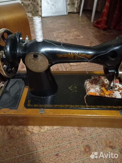 Продам швейную машинку, производство СССР