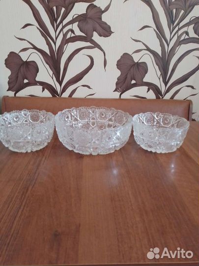 Набор хруст. салатниц,конфетниц,цена за всё