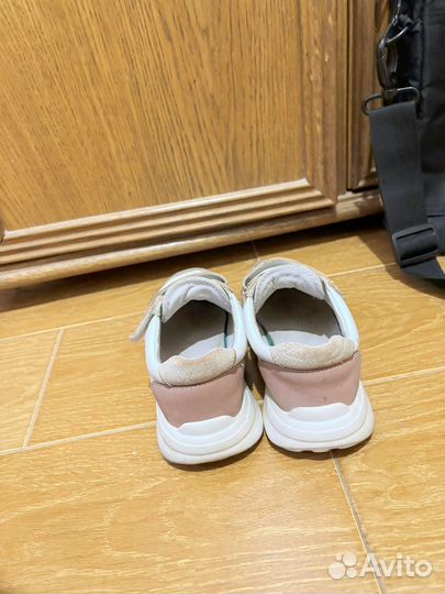 Кроссовки для девочки