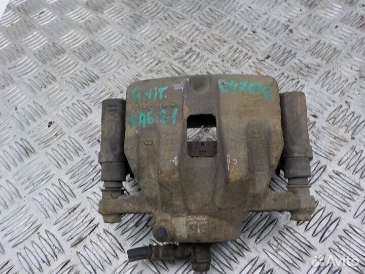 Суппорт тормозной передний правый Suzuki Grand Vit