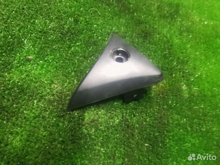 Уголок двери передний правый Citroen C4 седан 1.6