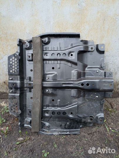 Защита двигателя toyota Land Cruiser 200