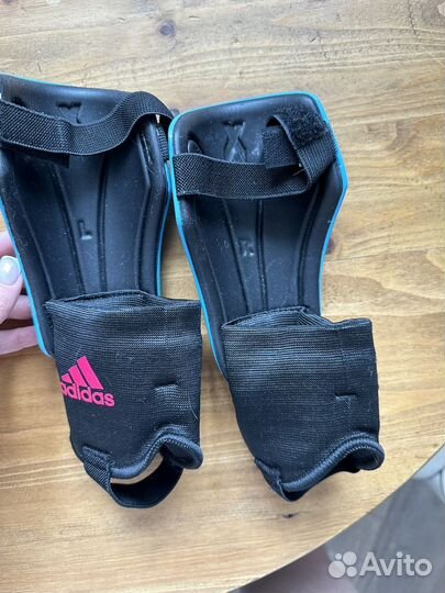 Щитки футбольные детские