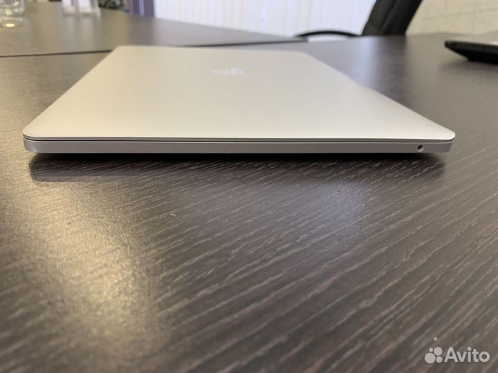 Macbook pro 13 2017 i5 8 128