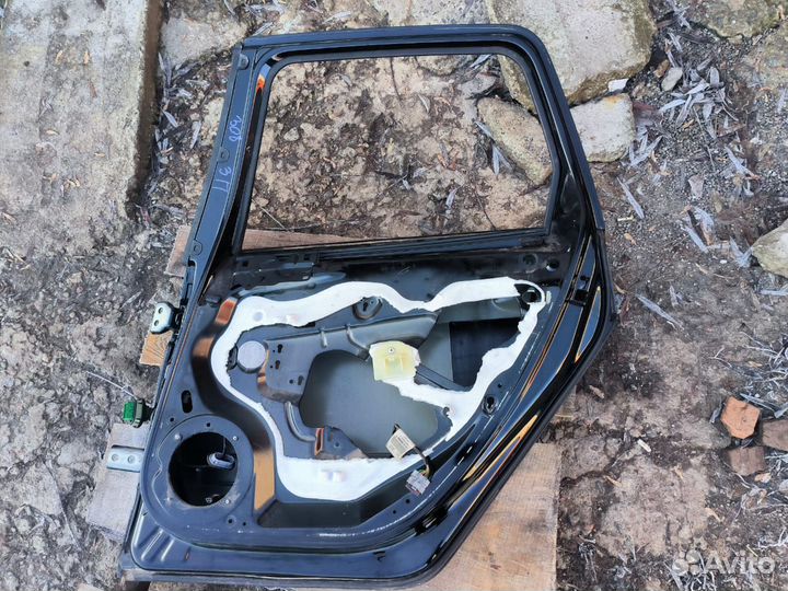Задняя правая дверь Peugeot 308 SW универсал
