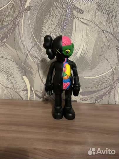 Мишки bearbrick & Kaws