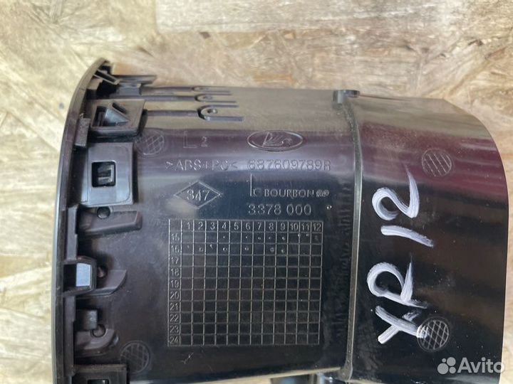 Воздушный дефлектор салона левый LADA X-Ray