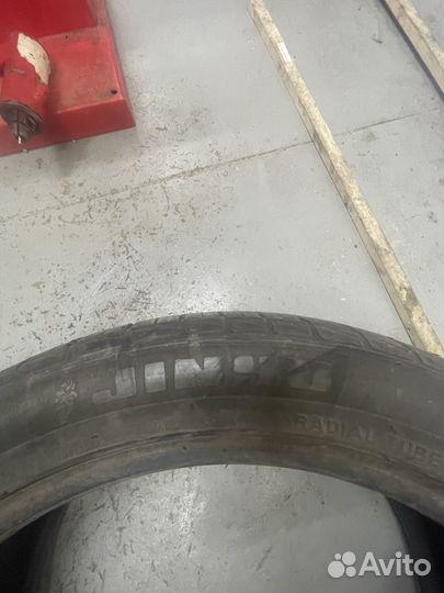 Jinyu YU63 275/40 R20