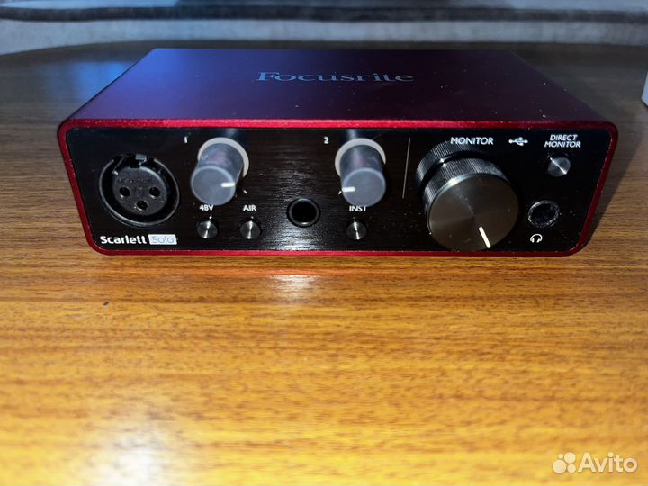 Внешняя звуковая карта focusrite Scarlett Solo